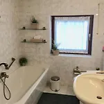Haus Mit Seeblick - Terrassen - Grosszuegig Auf 2 Ebenen - Freistehend 1.000 Qm Hébergement de vacances