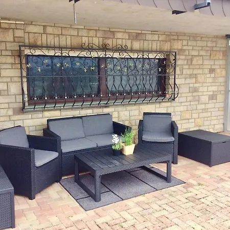 Nyaraló Haus Mit Seeblick - Terrassen - Grosszuegig Auf 2 Ebenen - Freistehend 1.000 Qm *