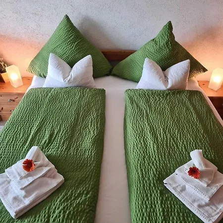 Nyaraló Haus Mit Seeblick - Terrassen - Grosszuegig Auf 2 Ebenen - Freistehend 1.000 Qm *