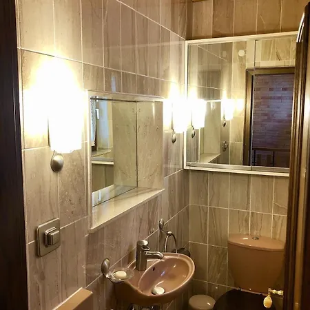 Haus Mit Seeblick - Terrassen - Grosszuegig Auf 2 Ebenen - Freistehend 1.000 Qm Nyaraló *