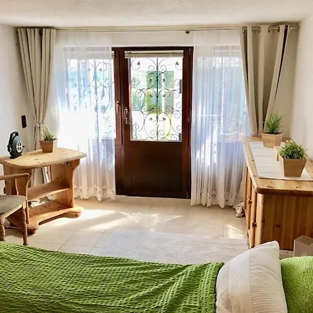 Haus Mit Seeblick - Terrassen - Grosszuegig Auf 2 Ebenen - Freistehend 1.000 Qm Nyaraló