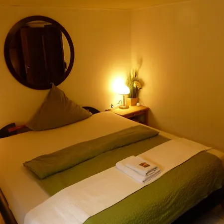 Nyaraló Haus Mit Seeblick - Terrassen - Grosszuegig Auf 2 Ebenen - Freistehend 1.000 Qm *