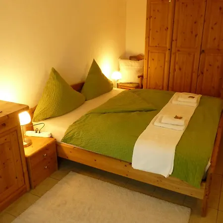 Nyaraló Haus Mit Seeblick - Terrassen - Grosszuegig Auf 2 Ebenen - Freistehend 1.000 Qm *