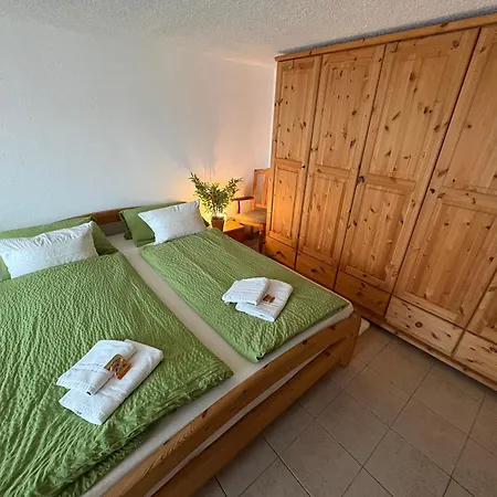 Haus Mit Seeblick - Terrassen - Grosszuegig Auf 2 Ebenen - Freistehend 1.000 Qm 別荘