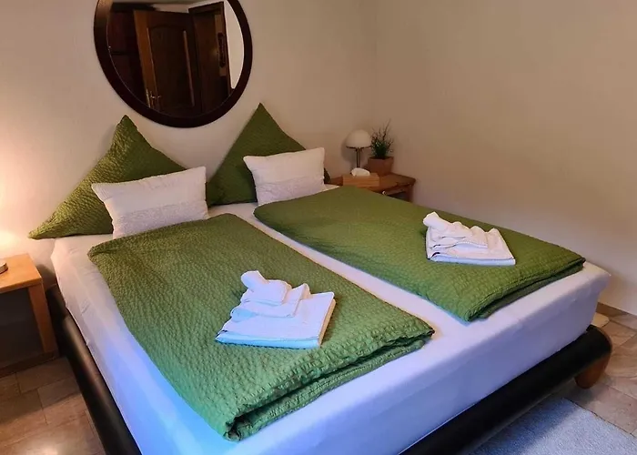 Haus Mit Seeblick - Terrassen - Grosszuegig Auf 2 Ebenen - Freistehend 1.000 Qm Bringhausen