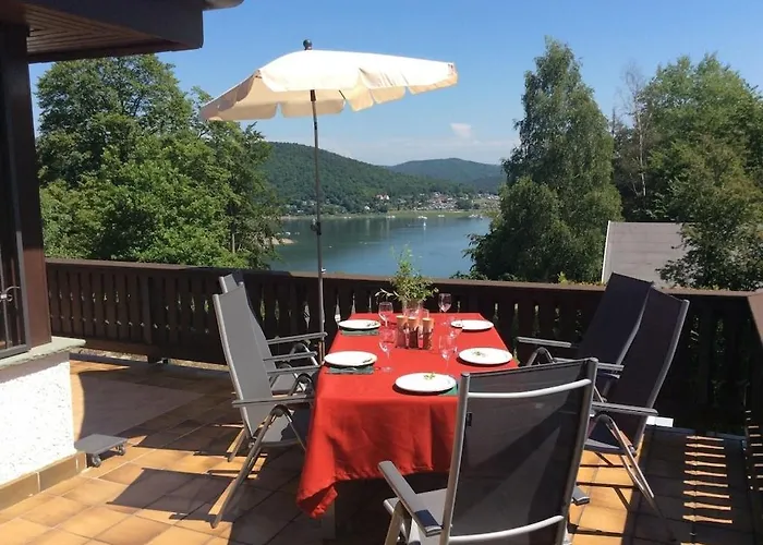 Haus Mit Seeblick - Terrassen - Grosszuegig Auf 2 Ebenen - Freistehend 1.000 Qm 度假居