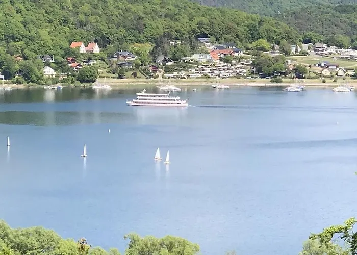 Haus Mit Seeblick - Terrassen - Grosszuegig Auf 2 Ebenen - Freistehend 1.000 Qm 度假居 Bringhausen