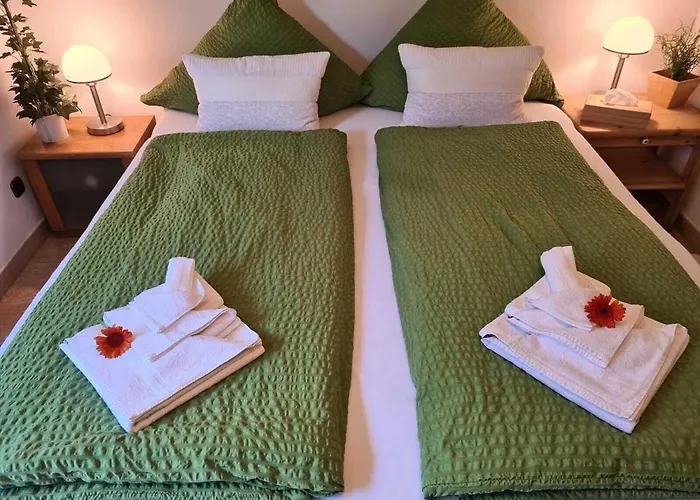 Haus Mit Seeblick - Terrassen - Grosszuegig Auf 2 Ebenen - Freistehend 1.000 Qm 度假居 *