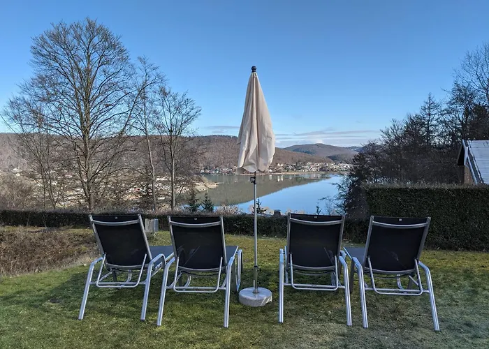 Haus Mit Seeblick - Terrassen - Grosszuegig Auf 2 Ebenen - Freistehend 1.000 Qm 度假居 *