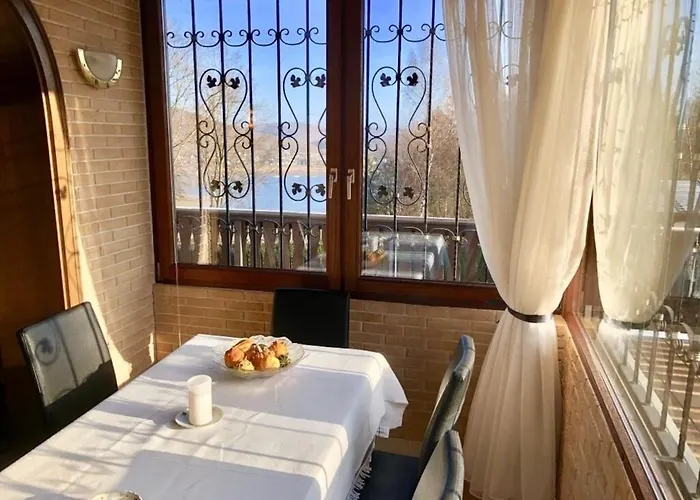 Haus Mit Seeblick - Terrassen - Grosszuegig Auf 2 Ebenen - Freistehend 1.000 Qm 度假居 Bringhausen