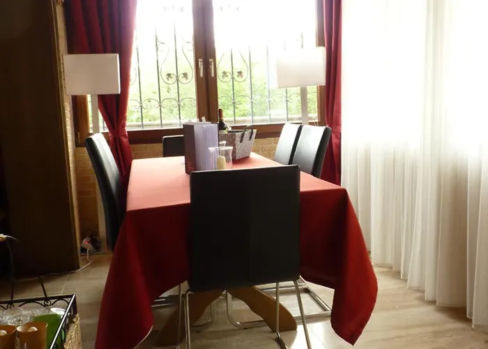 Haus Mit Seeblick - Terrassen - Grosszuegig Auf 2 Ebenen - Freistehend 1.000 Qm 度假居 *