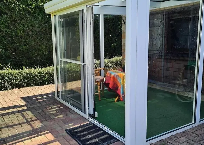 Haus Mit Seeblick - Terrassen - Grosszuegig Auf 2 Ebenen - Freistehend 1.000 Qm 度假居 Bringhausen